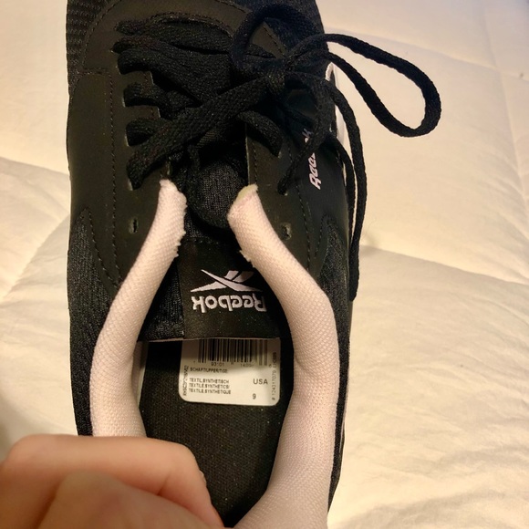 Light Pink Women’s Reebok Sneaker with tag sticker - Picture 6 of 12